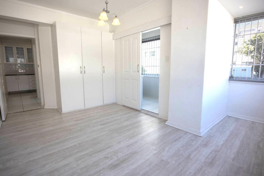 2 Bedroom Property for Sale in Sea Point Western Cape